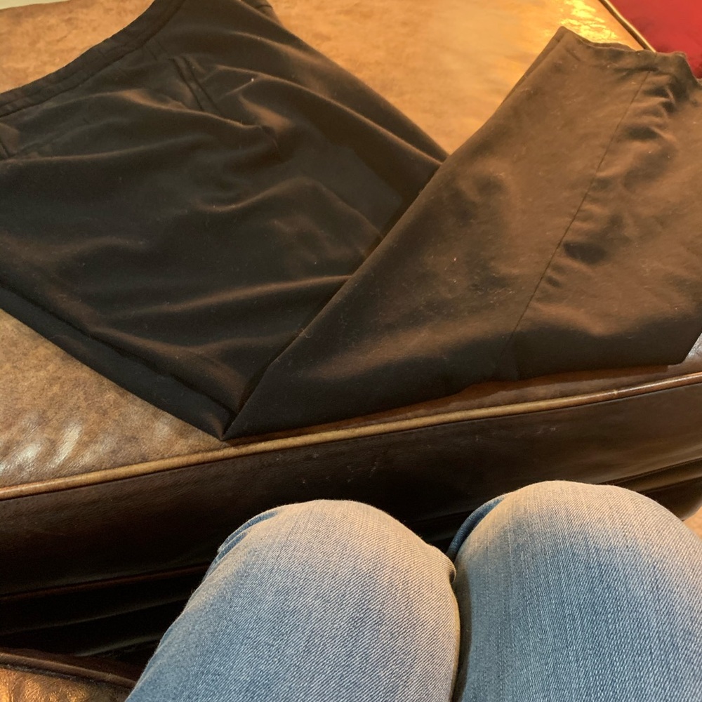 Ellen Tracy ladies Sz 12 straight leg pants. B2